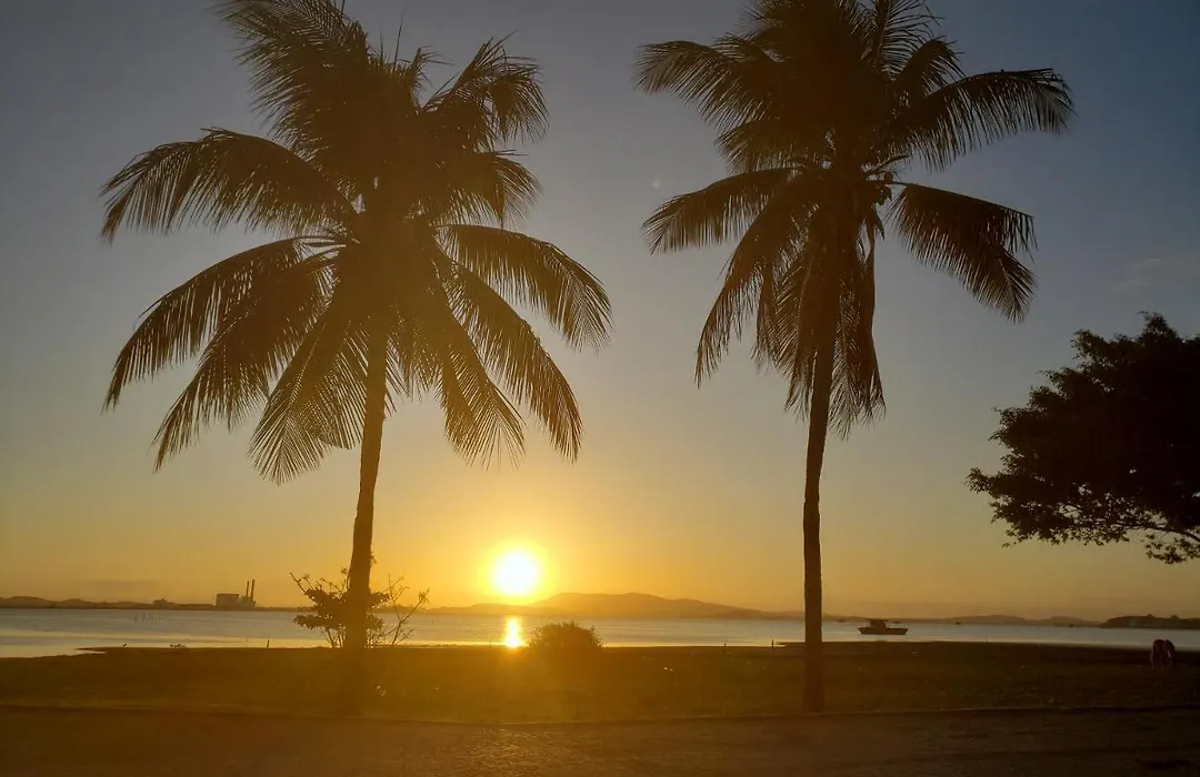 Apto Cabo Frio RJ Mobiliado há 170 metros da Praia do Forte com Wi-Fi e Garagem coberta-1